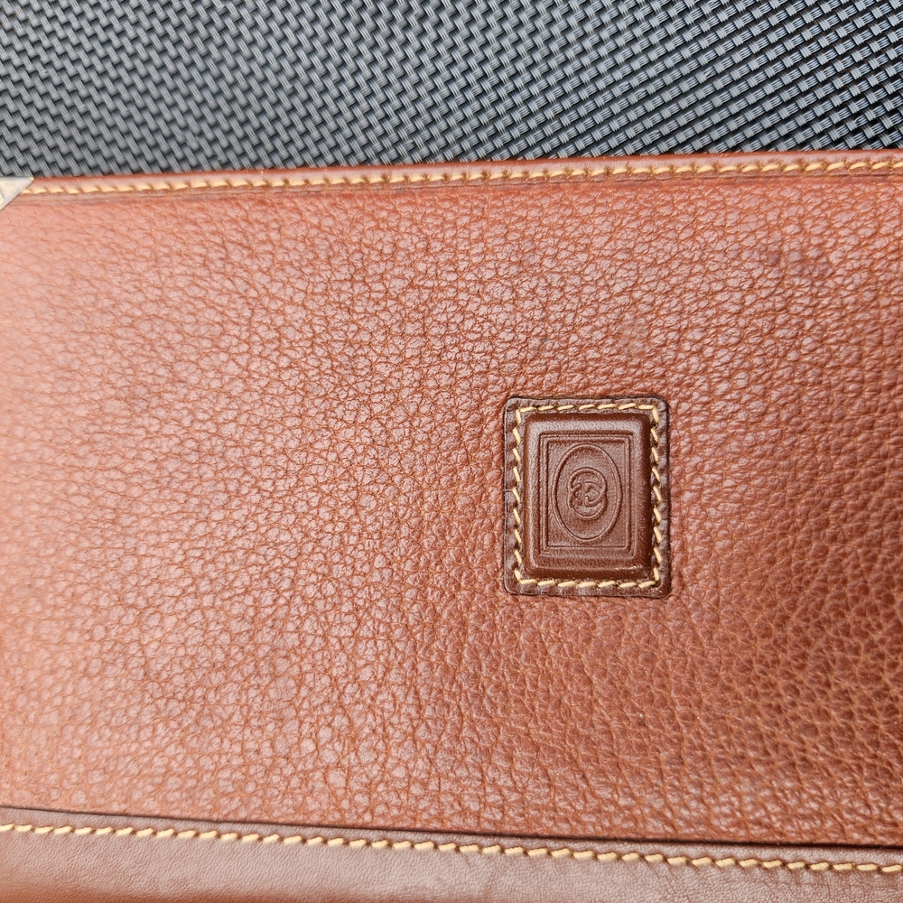 GUCCI Brown Leather GG Logo Checkbook and credit card cover Wallet - Picture 8 of 16